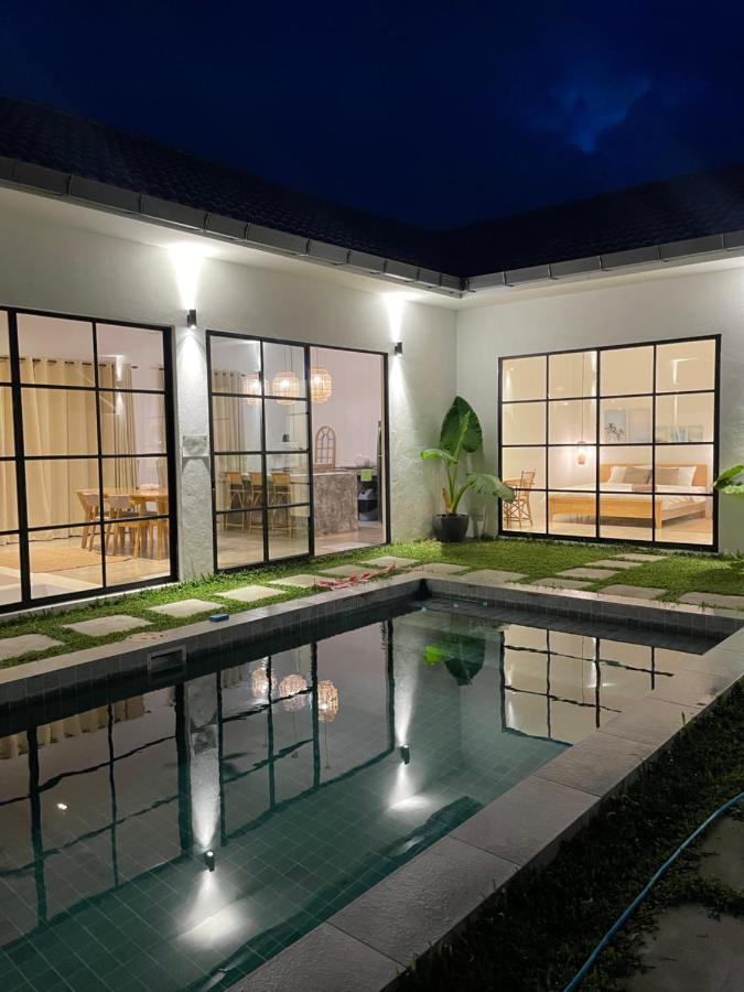 Allure Villa Cempaka Private Pool Куантан Экстерьер фото